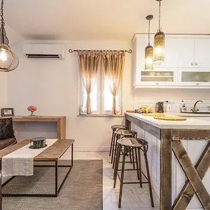 Stylish 1bd Flat With A Terrace Near The Centre Of Plovdiv