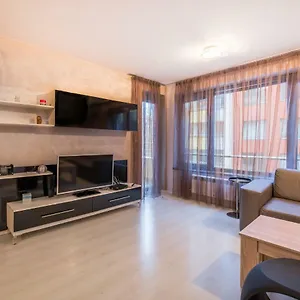  Apartment Luxury One Bedroom Suite, Doorman, Limited Access, Lozenec Area